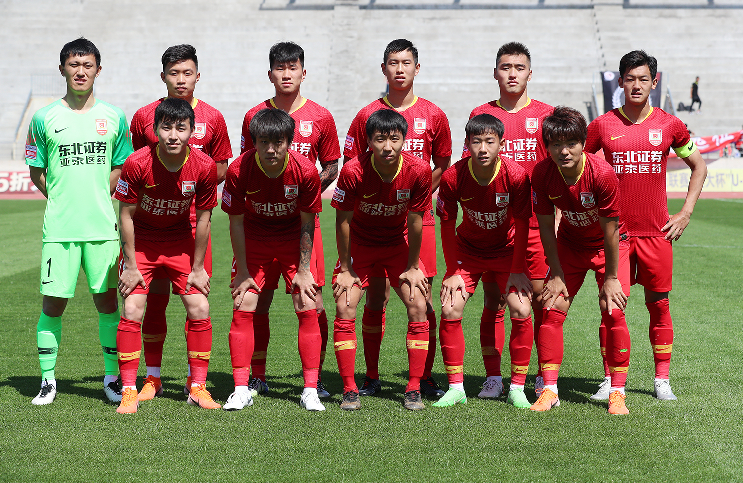 意大利男篮完胜雄鹿B队，麦科勒姆完成帽子戏法