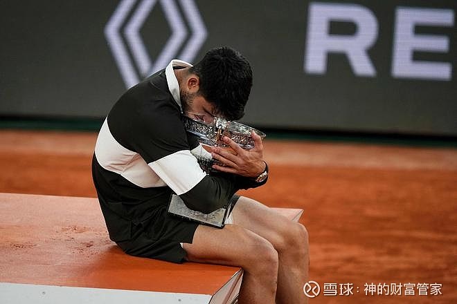 包含世界网球队逆转英国网球队，阿尔卡拉斯绝境逆转的词条