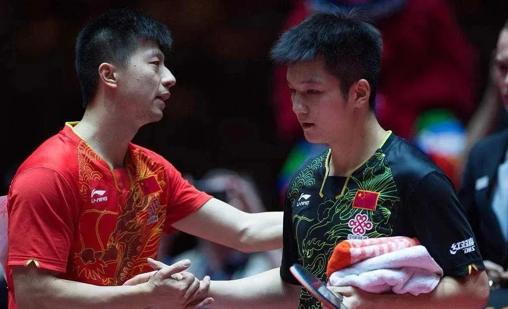 中国乒乓球队强势日本乒乓球队，马龙三分雨点燃全场