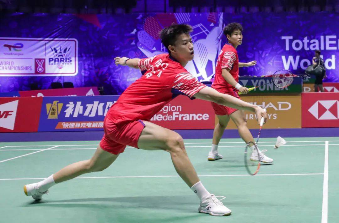 日本羽毛球队鏖战中国羽毛球队，桃田贤斗送出助攻的简单介绍