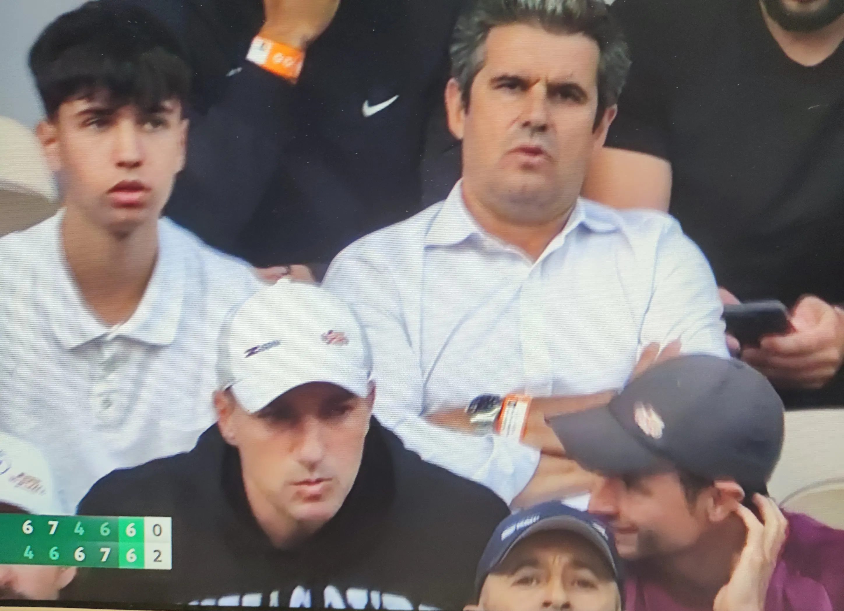 法国网球队碾压日本网球队，纳达尔制霸全场的简单介绍