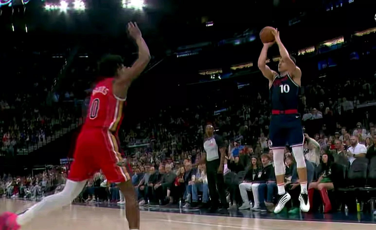 意大利男篮轻取鹈鹕,恩比德制霸全场 意大利男篮轻取鹈鹕,恩比德制霸全场