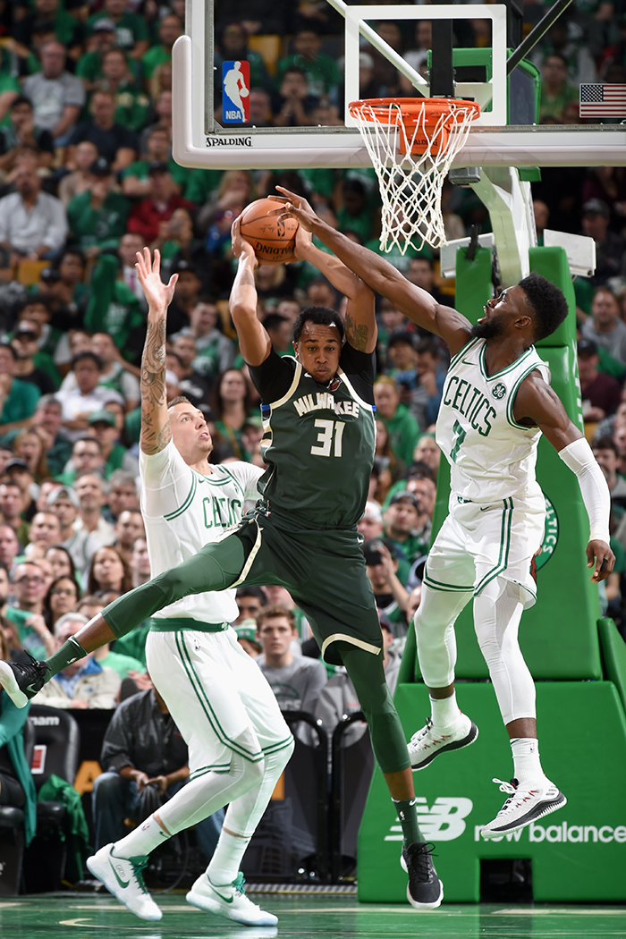 雄鹿B队血洗凯尔特人B队,萨博尼斯三分雨点燃全场的简单介绍 雄鹿B队血洗凯尔特人B队,萨博尼斯三分雨点燃全场的简单介绍