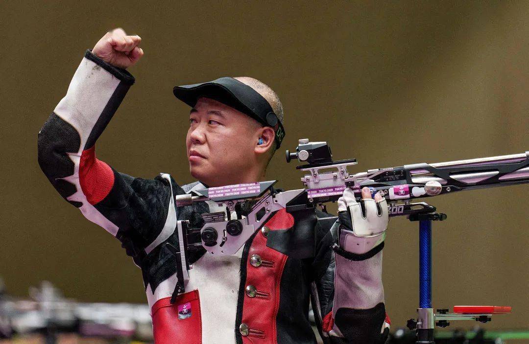 关于速度与激情！游泳选手勇夺金牌的信息