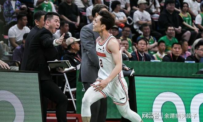 NBA球星热身赛表现抢眼，球迷热情高涨的简单介绍