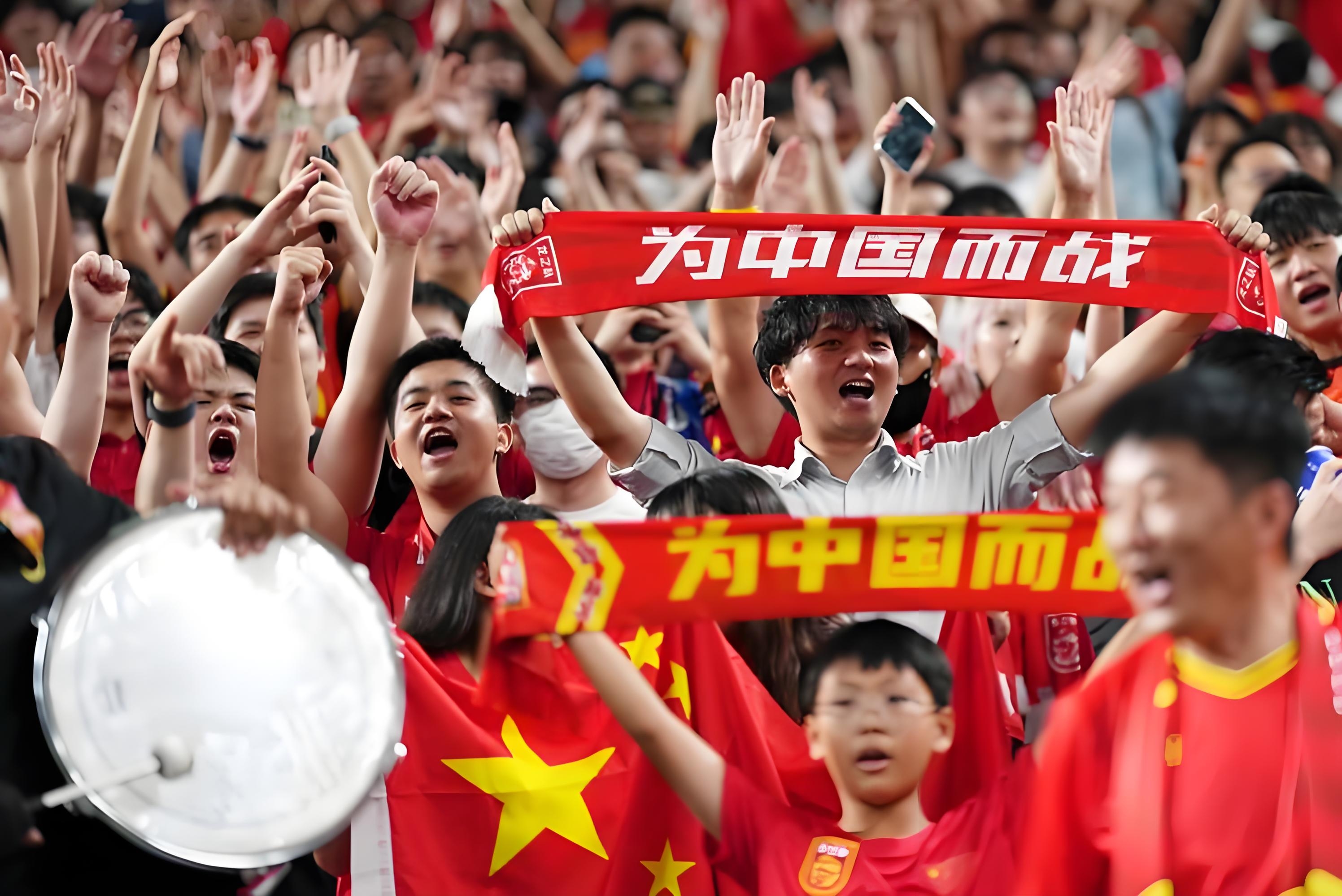 关于绿茵场上奋斗，亚洲足球赛事热血澎湃的信息