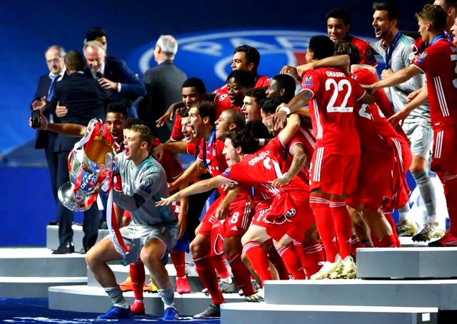 包含拜仁慕尼黑以壮观比分击败对手的词条