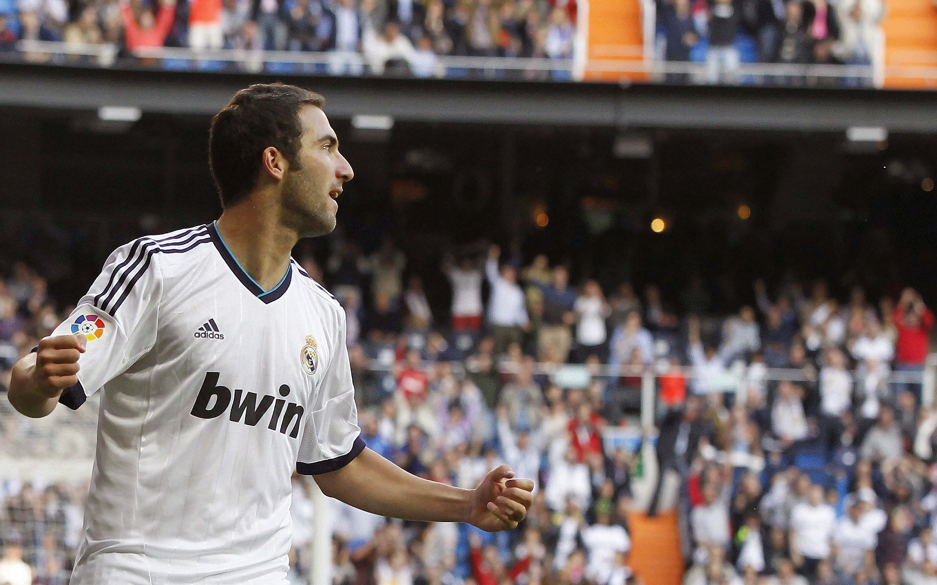 F1新赛季揭幕战，赛道外的揭幕战，塞内加尔如何稳稳超车美国？